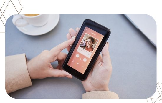 Me siento sola y quiero platicar contigo por estos apps de citas